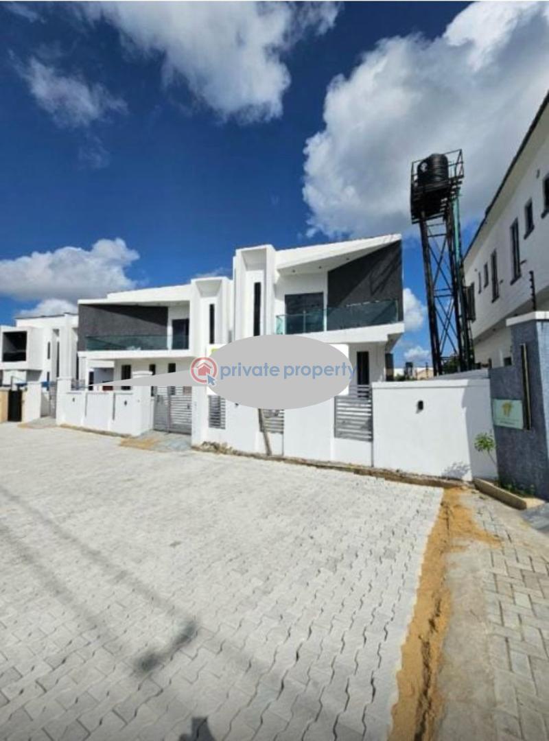 4 bedroom Flat & Apartment For Sale Yaba Lagos