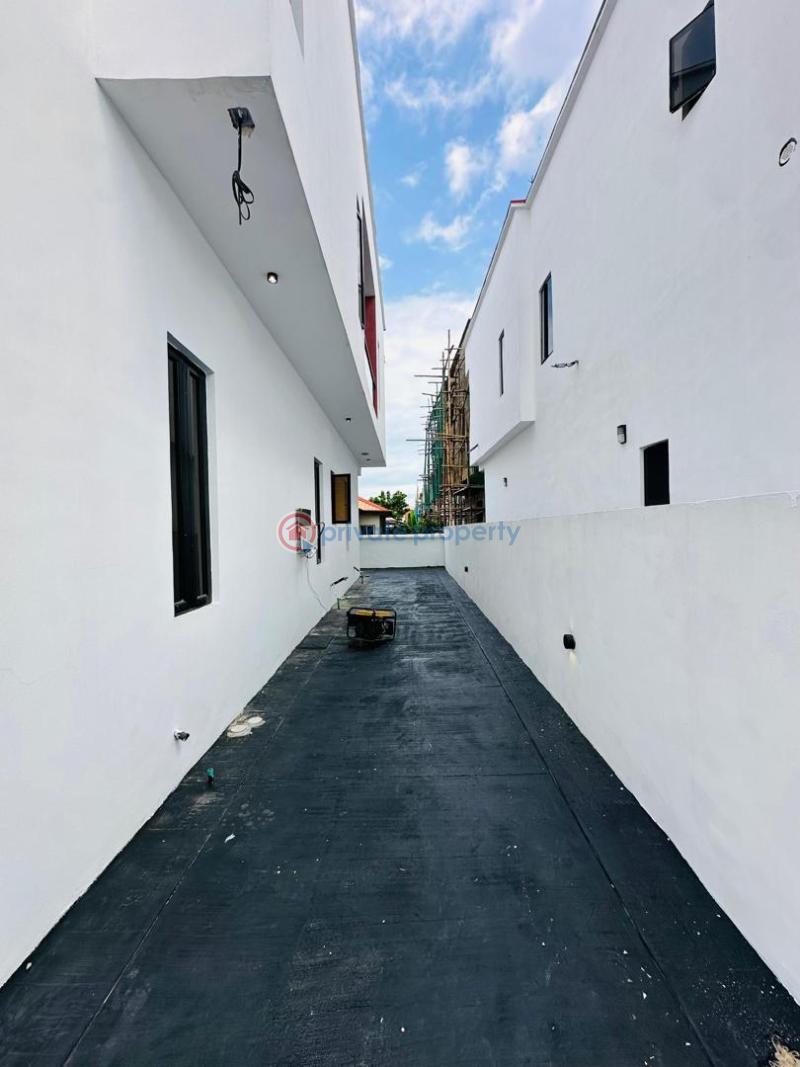 4 bedroom Detached Duplex For Sale Sangotedo Lagos - 4