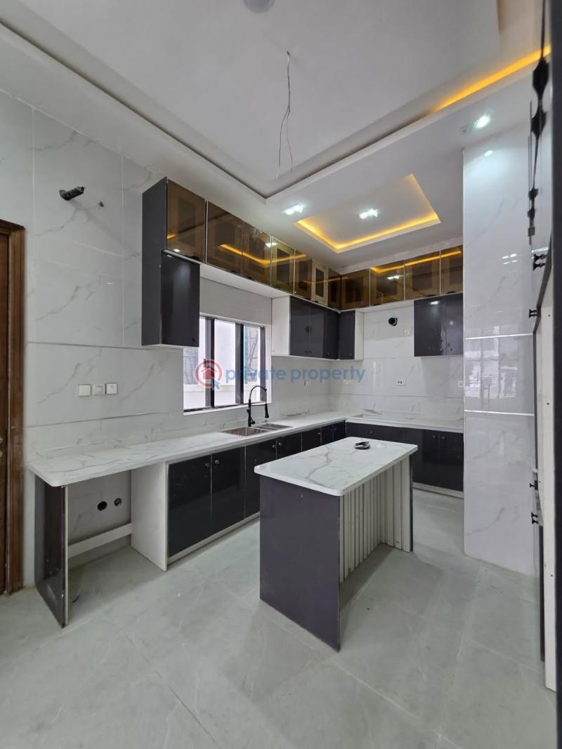 4 bedroom Detached Duplex For Sale Chevron Drive Lekki Lagos - 3
