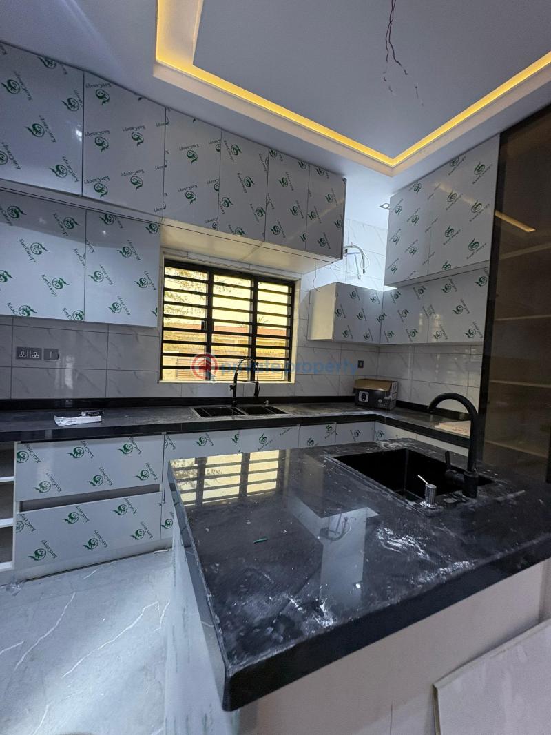 House For Sale Carlton Gate Estate, Beside Kolapo Ishola Gra, Ibadan. Akobo Ibadan Oyo - 5