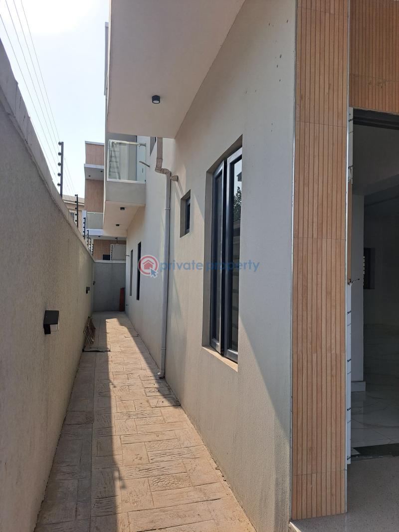 4 bedroom Detached Duplex For Sale Shoninare Estate, Maryland Ikeja Lagos - 7
