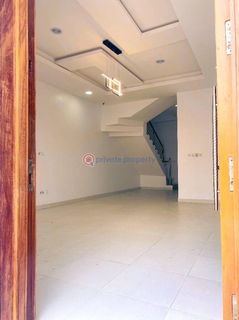 4 bedroom Duplex For Sale Neighborhood: Victoria Garden City , Eleganza Shopping Mall , Lekki 2nd Toll Gate , Vgc To Freedom Way Lekki Regional Road. Chevron ,mega Chicken Lagos Island  - 2
