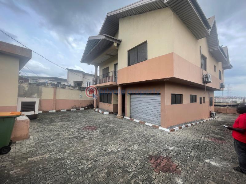 4 bedroom Detached Duplex For Sale Ogudu GRA Lagos - 5