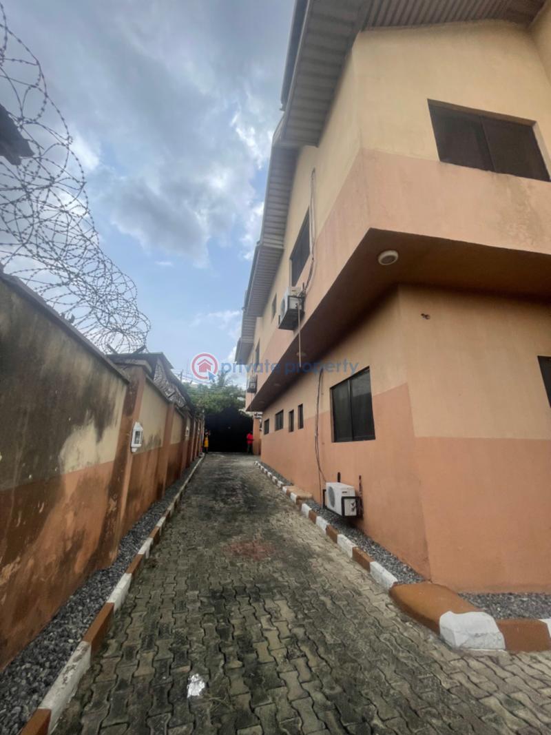 4 bedroom Detached Duplex For Sale Ogudu GRA Lagos - 3