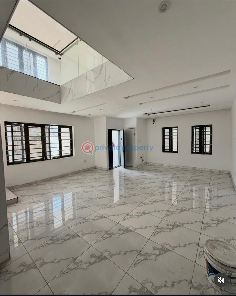 4 bedroom Semi detached Duplex For Sale Ologolo Lekki Jakande Lekki Lagos - 2
