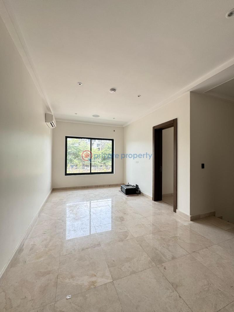 4 bedroom maisonette with 2bq, communal pool and gym. - 11 4 bedroom Maisonette For Sale Banana Island Ikoyi Lagos - 11