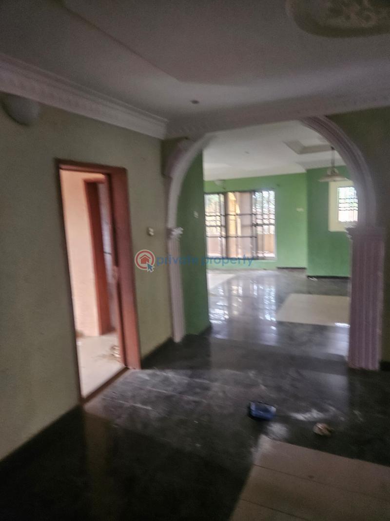 4 bedroom self compound at adeoje estate, off akala express, 1.2m rent. - 1 4 bedroom Detached Bungalow For Rent Adeoje Estate, Akala Express, Oluyole Extension Akala Express Ibadan Oyo - 1
