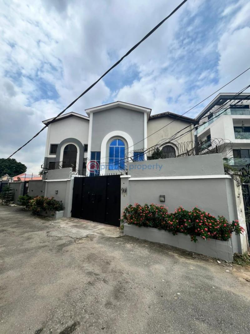 4 bedroom Semi detached Duplex For Rent Shonibare Estate Maryland Lagos - 3