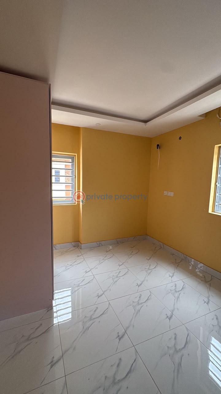 House For Sale Whc Building, Beside Golden Tulip, Jericho, Ibadan. Ibadan Oyo - 14