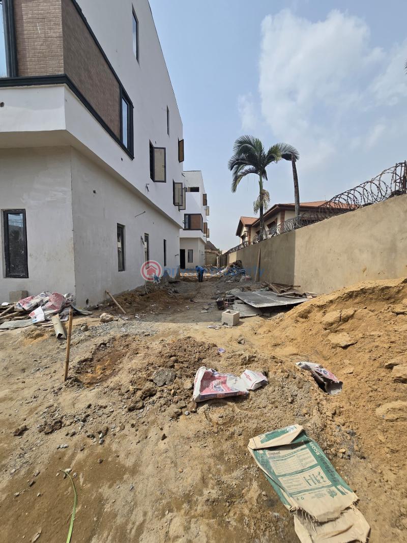 4 bedroom Semi detached Duplex For Sale Ajao Estate Maryland Lagos - 12