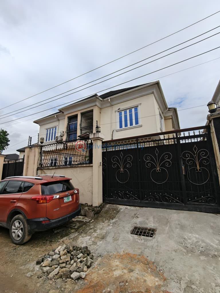 4 bedroom House For Sale Gbagada Lagos