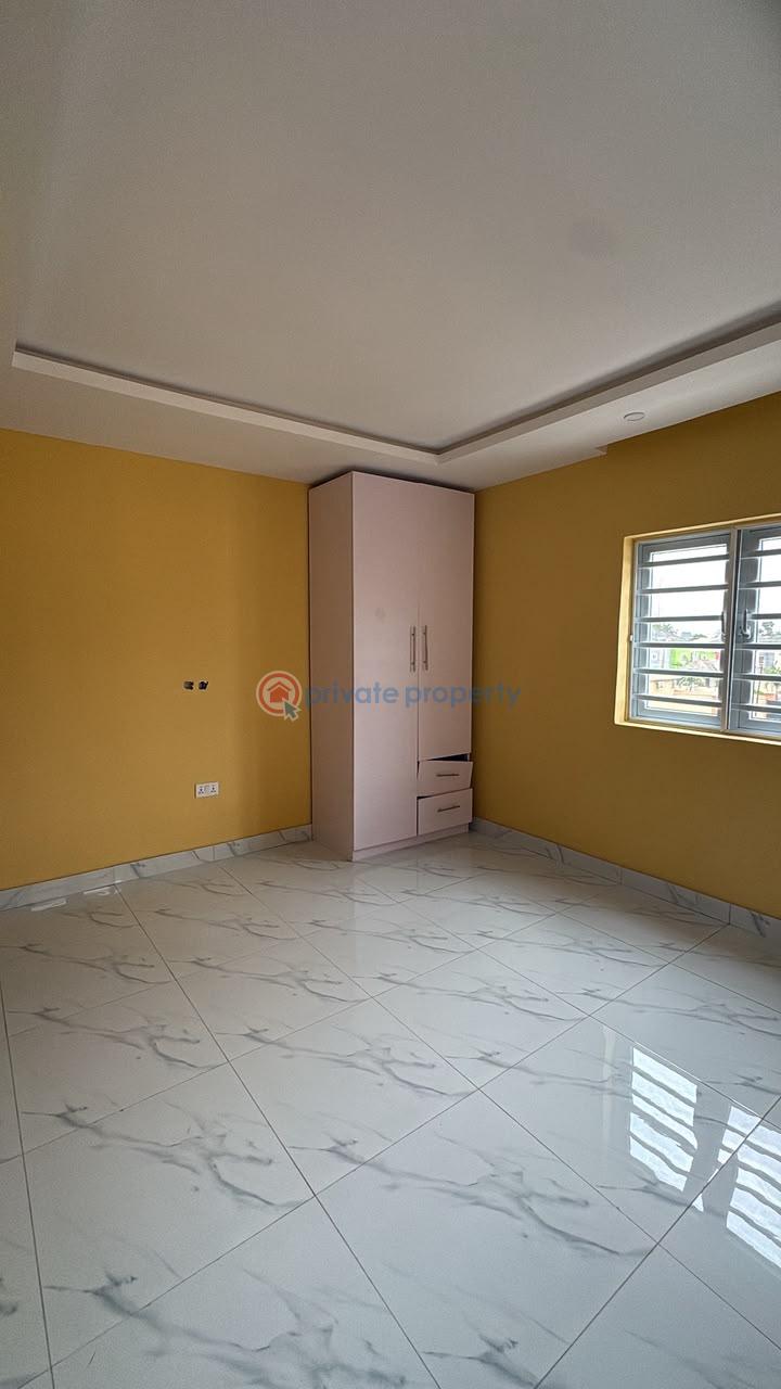 House For Sale Whc Building, Beside Golden Tulip, Jericho, Ibadan. Ibadan Oyo - 13