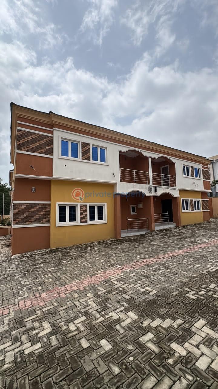 House For Sale Whc Building, Beside Golden Tulip, Jericho, Ibadan. Ibadan Oyo - 3