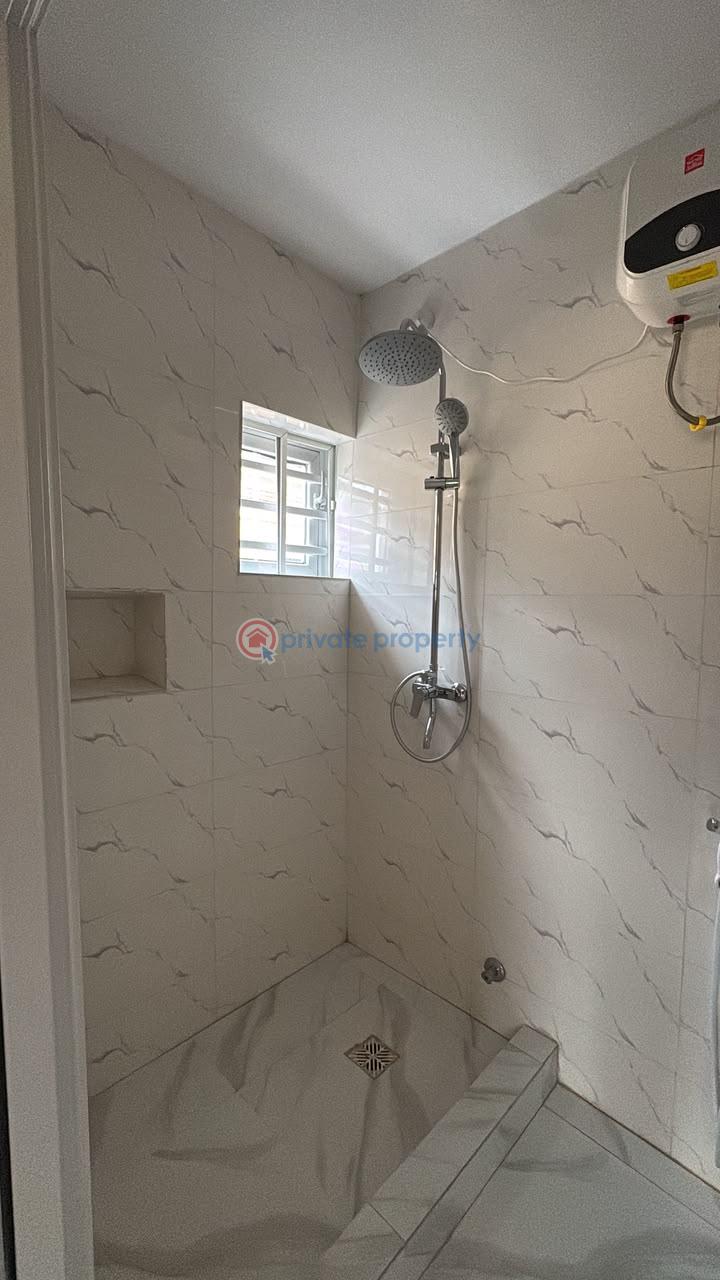 House For Sale Whc Building, Beside Golden Tulip, Jericho, Ibadan. Ibadan Oyo - 10
