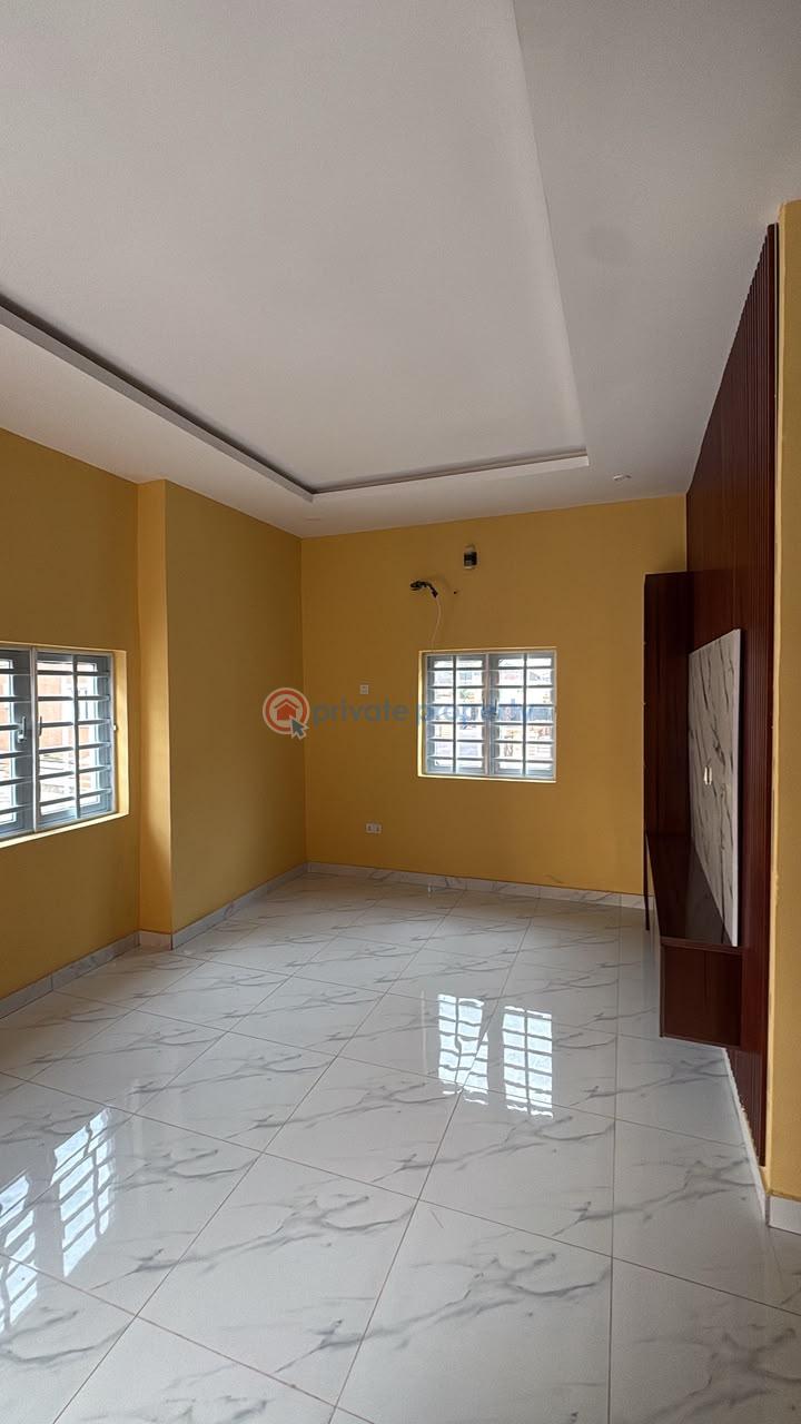 House For Sale Whc Building, Beside Golden Tulip, Jericho, Ibadan. Ibadan Oyo - 6