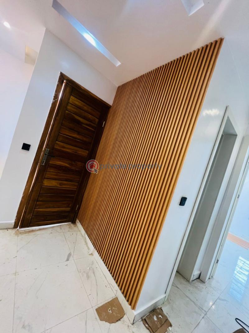 House For Sale Location: Chief Lateef Oyelade, Ringroad Gra,ibadan, Nigeria Ibadan Oyo - 5