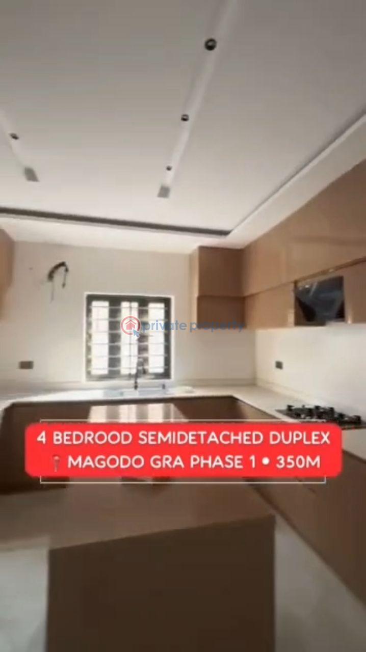 4 bedroom Semi detached Duplex For Sale Magodo Gra Phase 1 Kosofe/Ikosi Lagos - 3