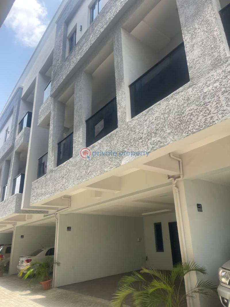 4 bedroom Semi detached Duplex For Sale Anthony Village, Maryland Lagos - 0