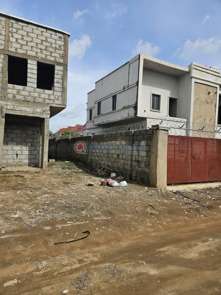 4 bedroom Semi detached Duplex For Sale At Voice Of Nigeria Road / Lugbe Abuja Lugbe Abuja Phase 4  - 1