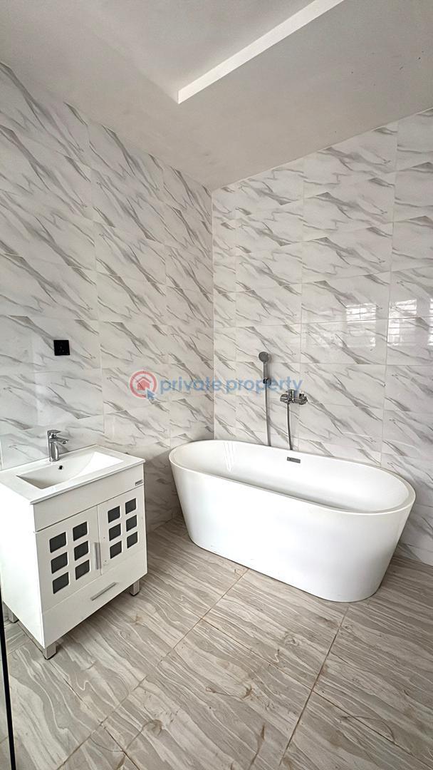 House For Sale Location: Chief Lateef Oyelade, Ringroad Gra,ibadan, Nigeria Ibadan Oyo - 2