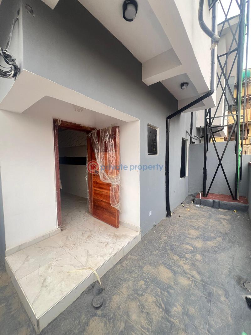 4 bedroom Semi detached Duplex For Sale Magodo Gra Phrase 1 Magodo GRA Phase 1 Ojodu Lagos - 5