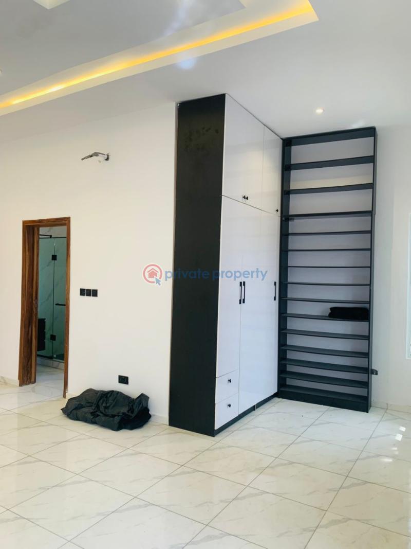 4 bedroom semi detached duplex in a serene and secured estate - 11 4 bedroom House For Sale Agungi Lekki Lagos - 11