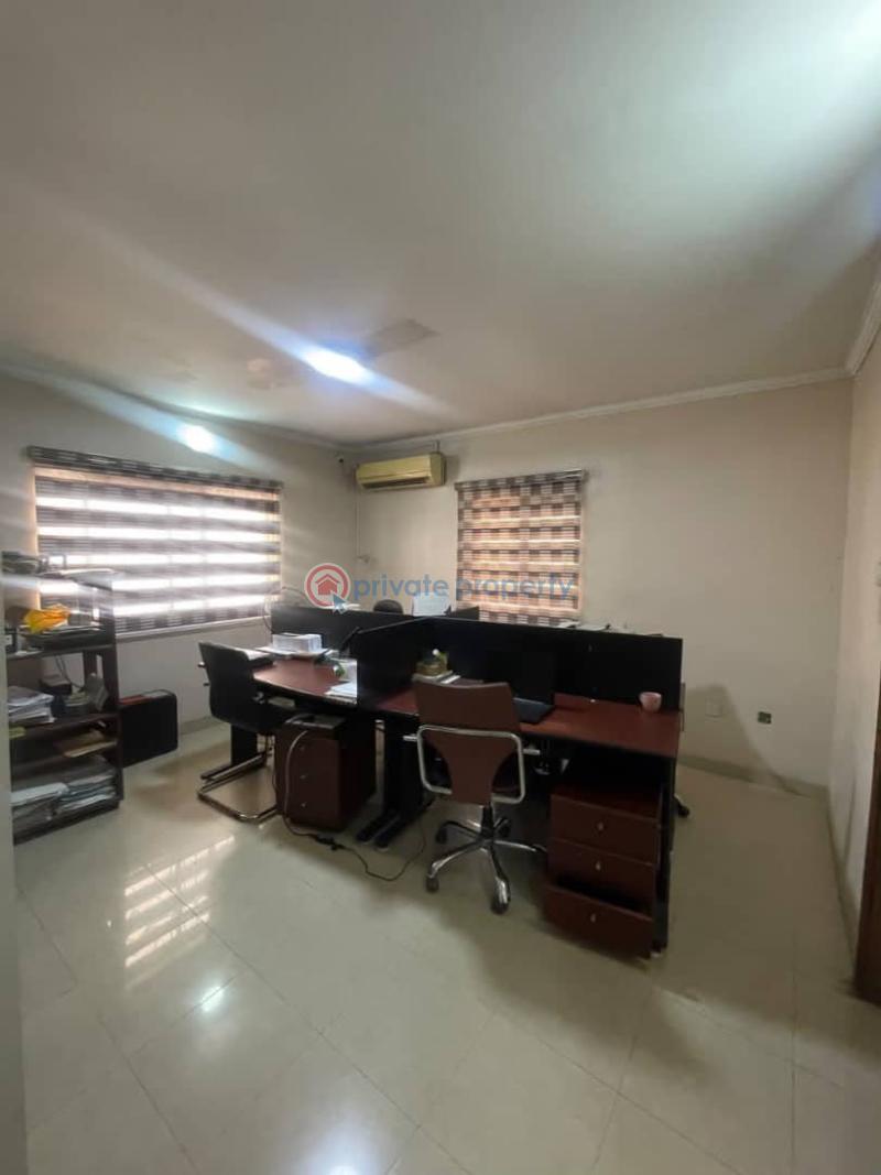 4 bedroom Semi detached Duplex For Rent Lekki Phase 1 Lagos - 4