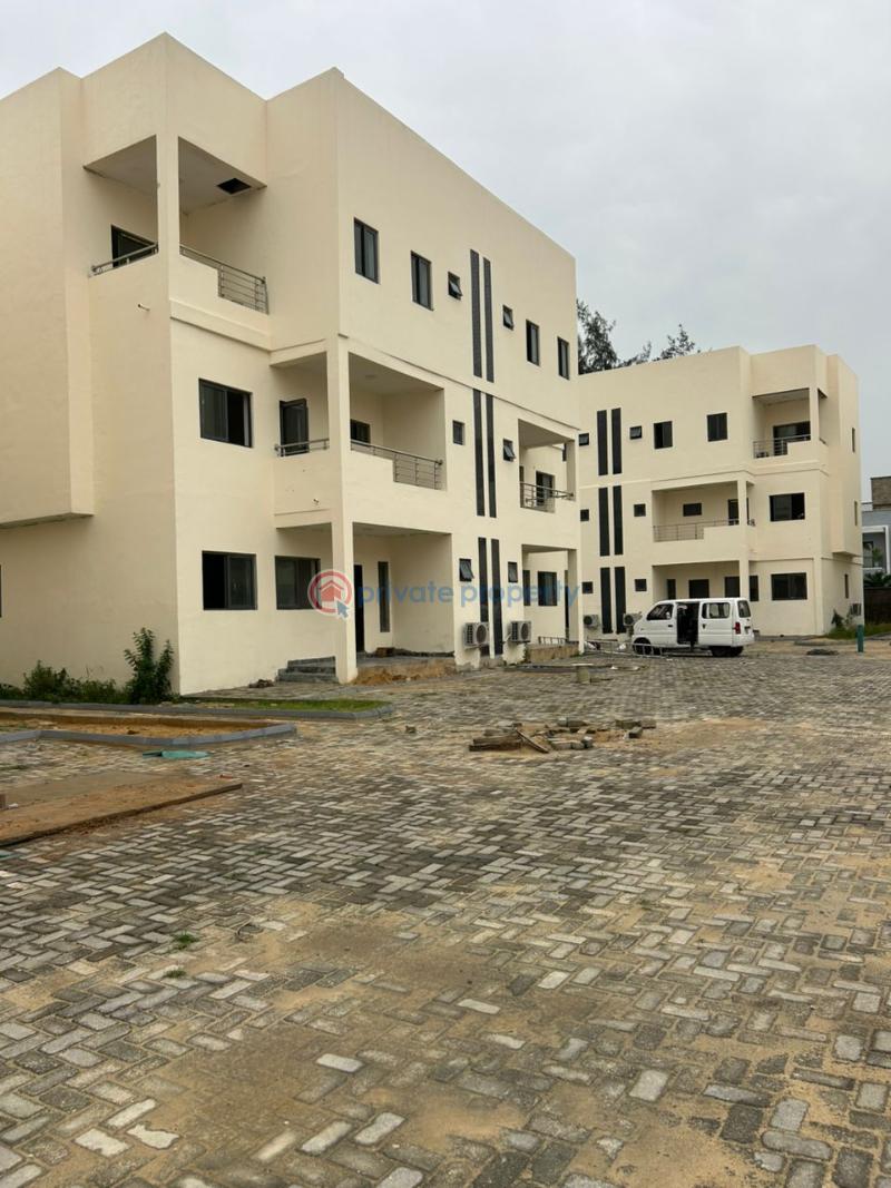 4 bedroom Flat & Apartment For Rent Osapa Lekki Lagos - 2