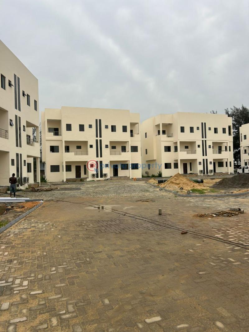 4 bedroom Flat & Apartment For Rent Osapa Lekki Lagos - 1