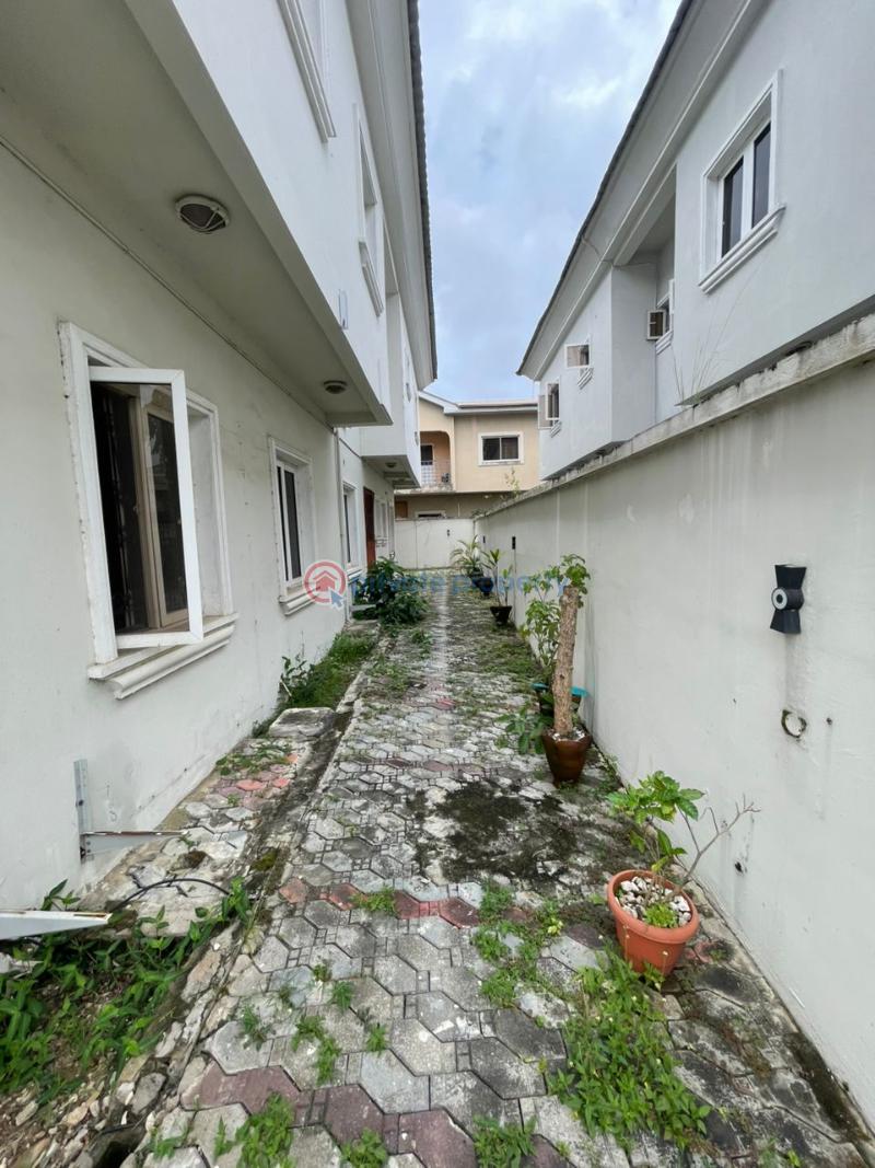 4 bedroom Detached Duplex For Rent Victoria Garden City Lekki Lagos - 2