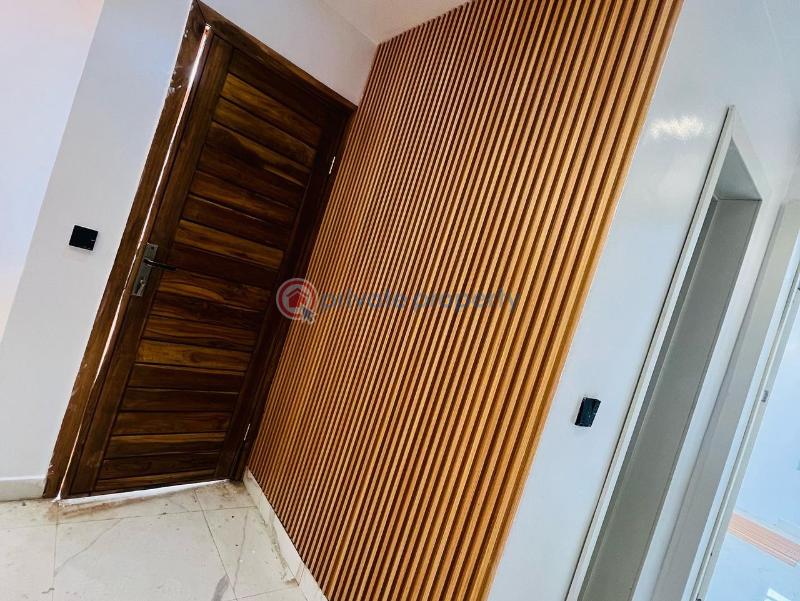 House For Sale Location: Chief Lateef Oyelade, Ringroad Gra,ibadan, Nigeria Ibadan Oyo - 10