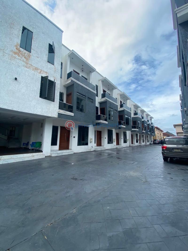 4 bedroom Semi detached Duplex For Sale Chevron Drive Lekki Lagos - 2