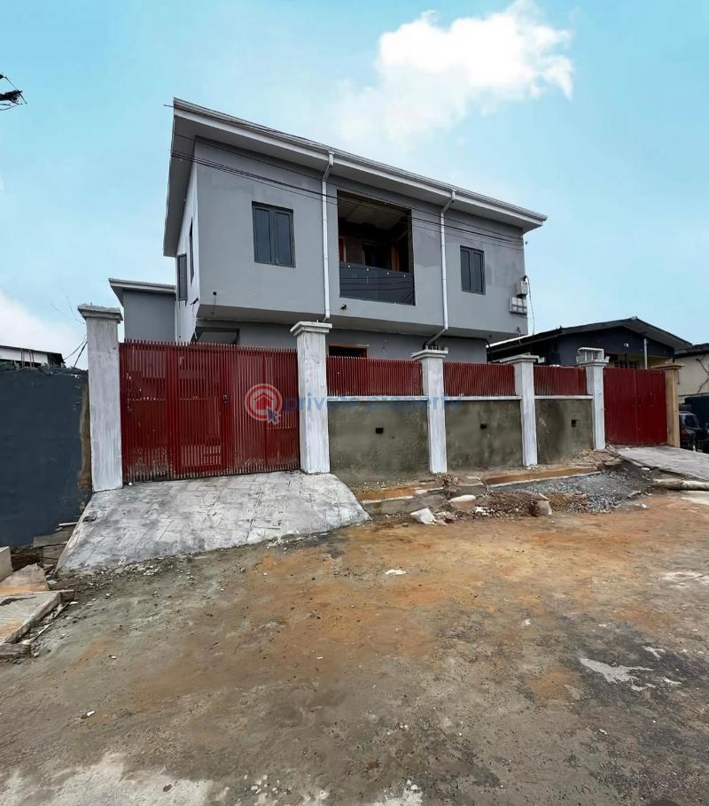 4 bedroom Semi detached Duplex For Sale Ogunlana Surulere Lagos - 1
