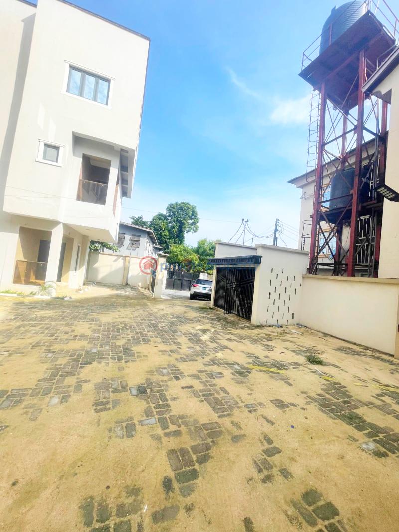4 bedroom Semi detached Duplex For Sale Gbagada Phase 1 Lagos - 6