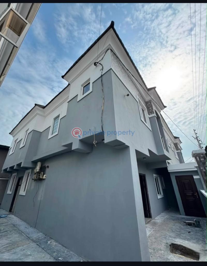 4 bedroom Semi detached Duplex For Sale Ogunlana Surulere Lagos - 1