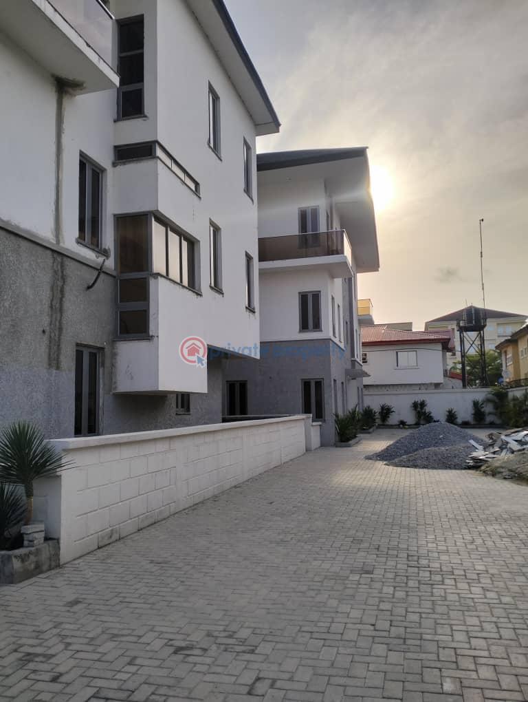 4 bedroom Semi detached Duplex For Sale Oniru Market Road Along Lekki Expressway Lagos - 6