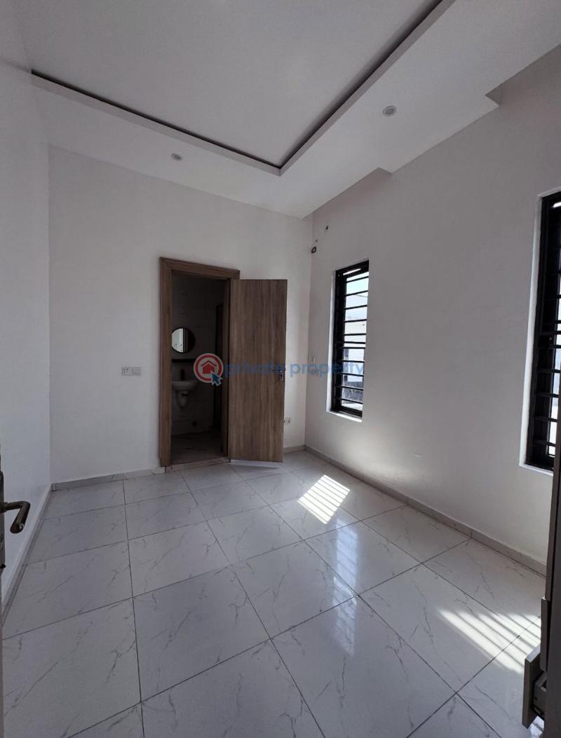 4 bedroom House For Sale Along Lekki Expressway Lagos - 8