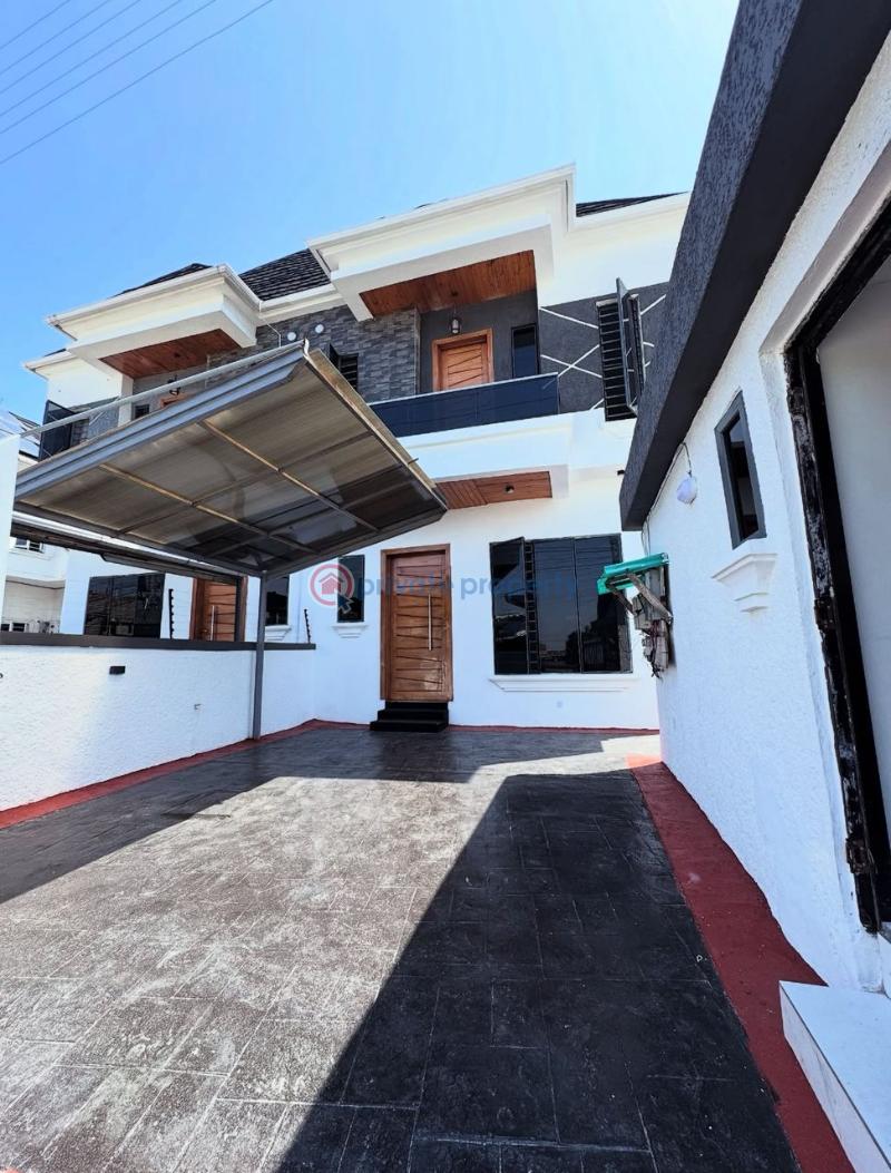 4 bedroom House For Sale Along Lekki Expressway Lagos - 0