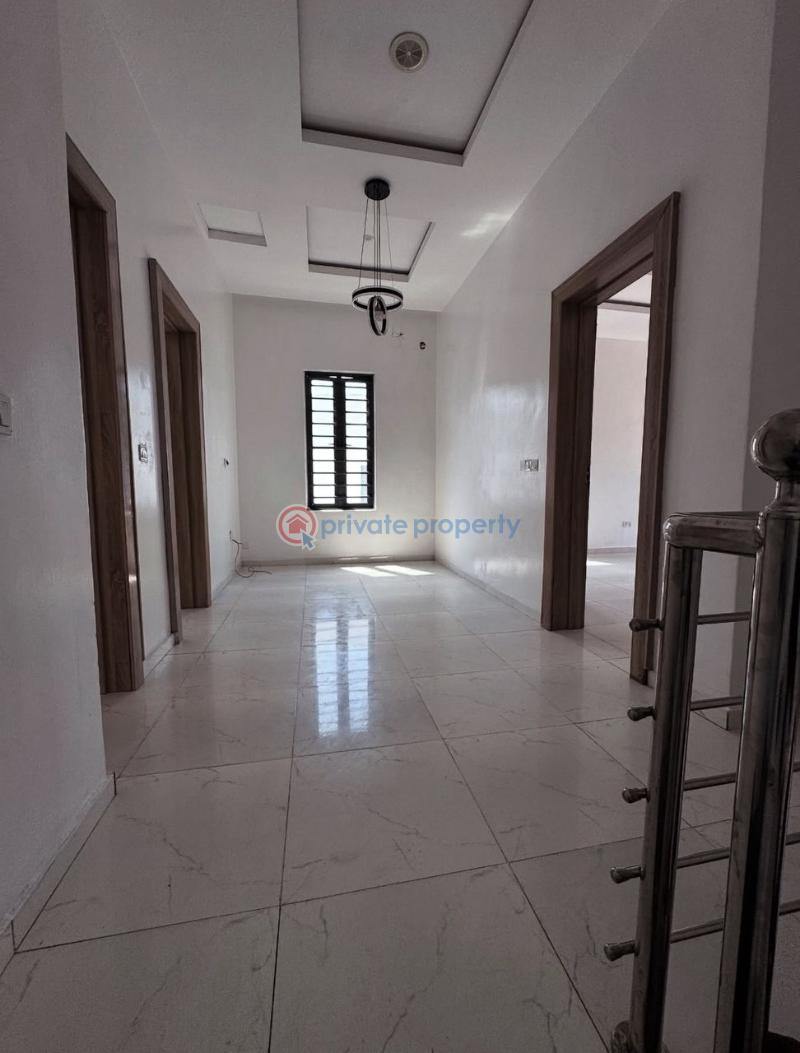 4 bedroom House For Sale Along Lekki Expressway Lagos - 9