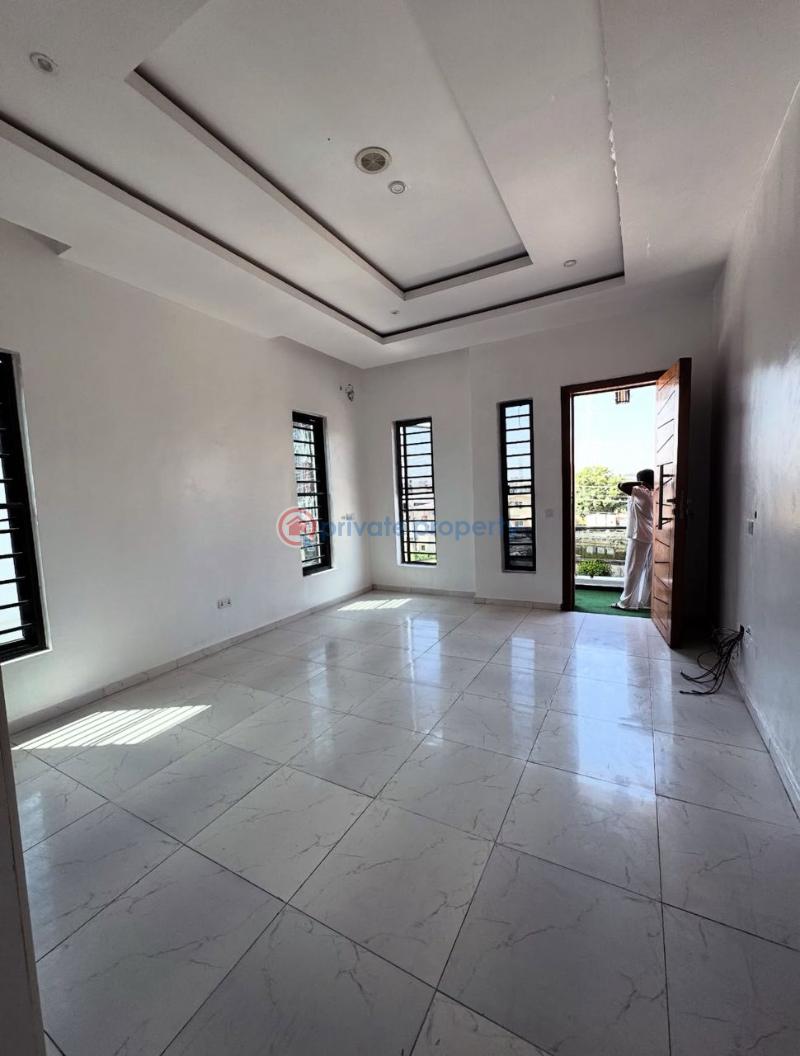 4 bedroom House For Sale Along Lekki Expressway Lagos - 2