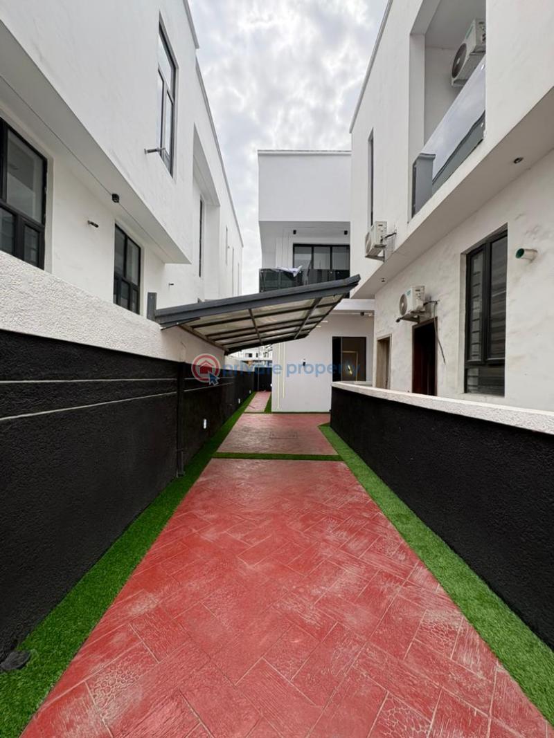 4 bedroom Semi detached Duplex For Sale Chevron Drive Lekki Lagos - 3