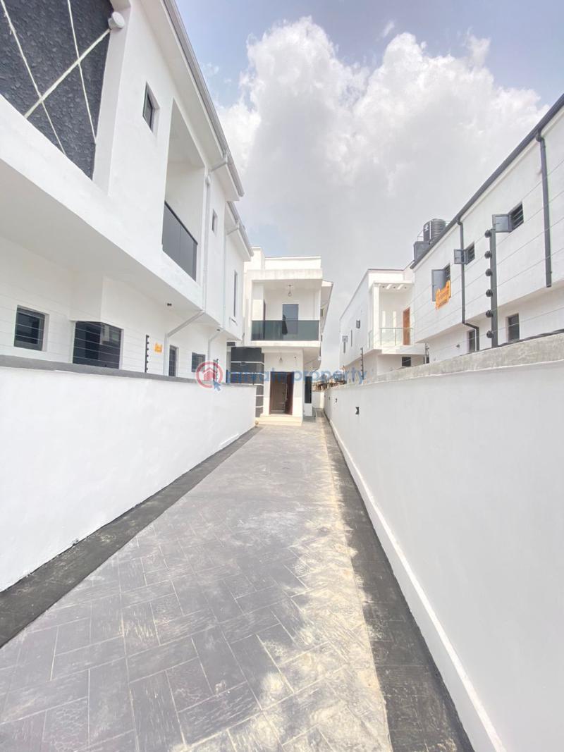 4 bedroom Semi detached Duplex For Sale Ologolo Lekki Lagos - 4