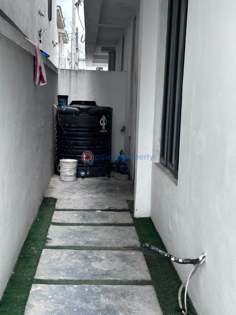4 bedroom Semi detached Duplex For Rent Spg Ologolo Lekki Lagos. Ologolo Lekki Lagos - 1
