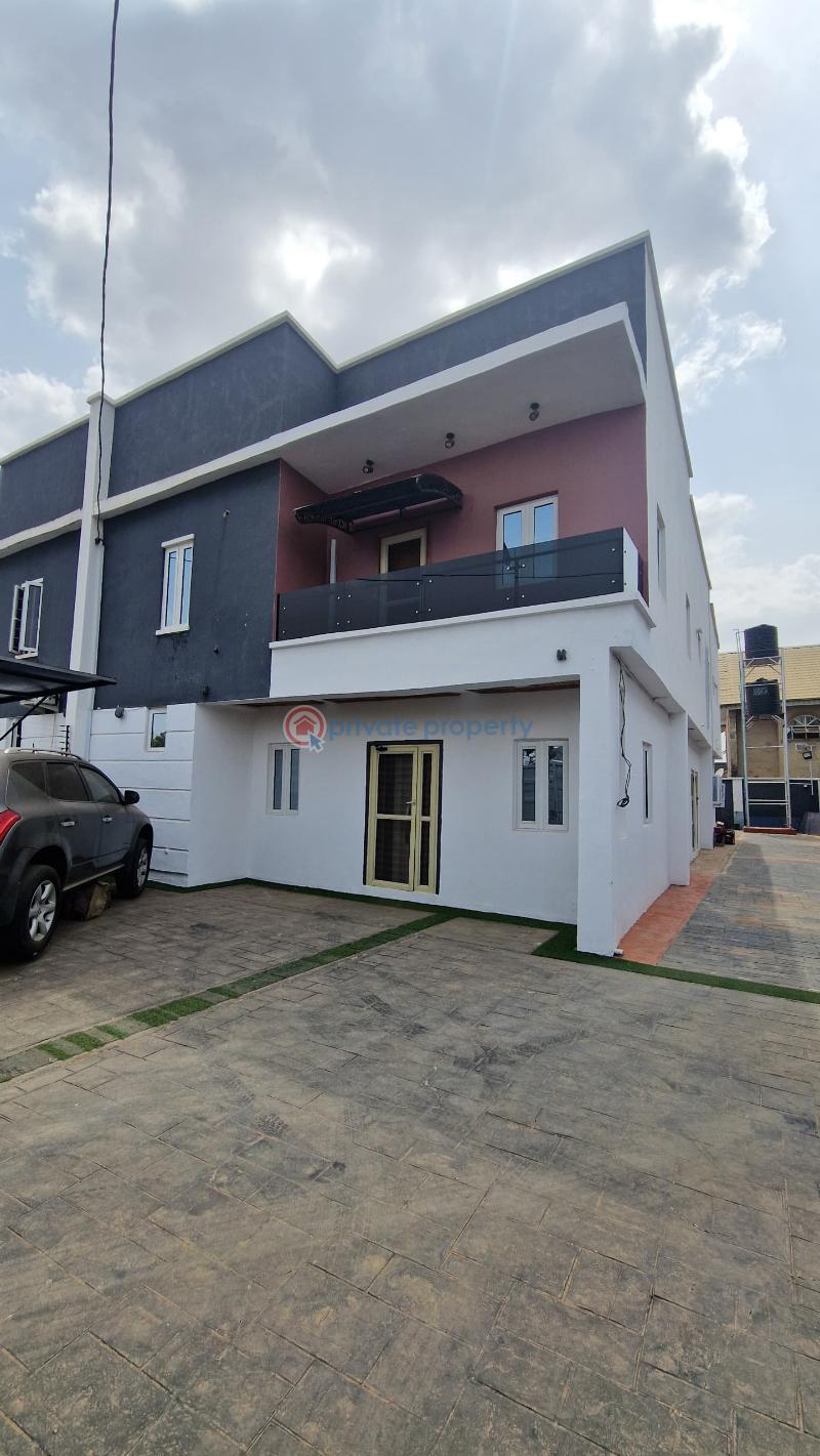 House For Sale Located Within Emmanuel Estate, Ile Titun Area, Jericho/idi Ishin Extension, Ibadan. Ibadan Oyo - 1