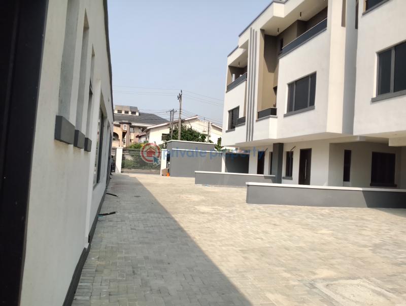 4 bedroom Semi detached Duplex For Sale Ramat Estate Ogudu GRA Lagos - 2