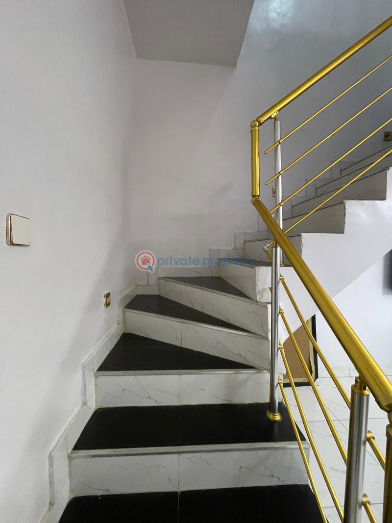 4 bedroom semi detached for both commercial or residential in chevron lekki - 8 4 bedroom Semi detached Duplex For Rent Chevron Lekki Chevron Drive Lekki Lagos - 8