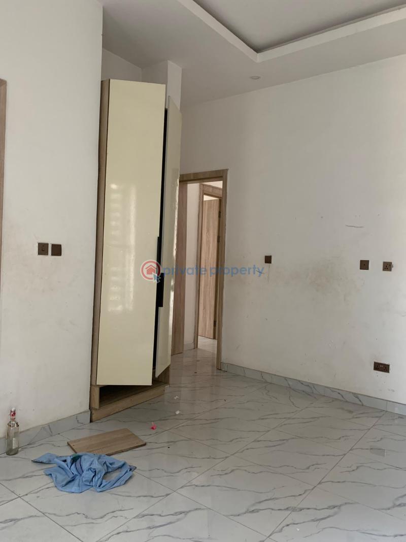 4 bedroom semi detached for both commercial or residential in chevron lekki - 7 4 bedroom Semi detached Duplex For Rent Chevron Lekki Chevron Drive Lekki Lagos - 7