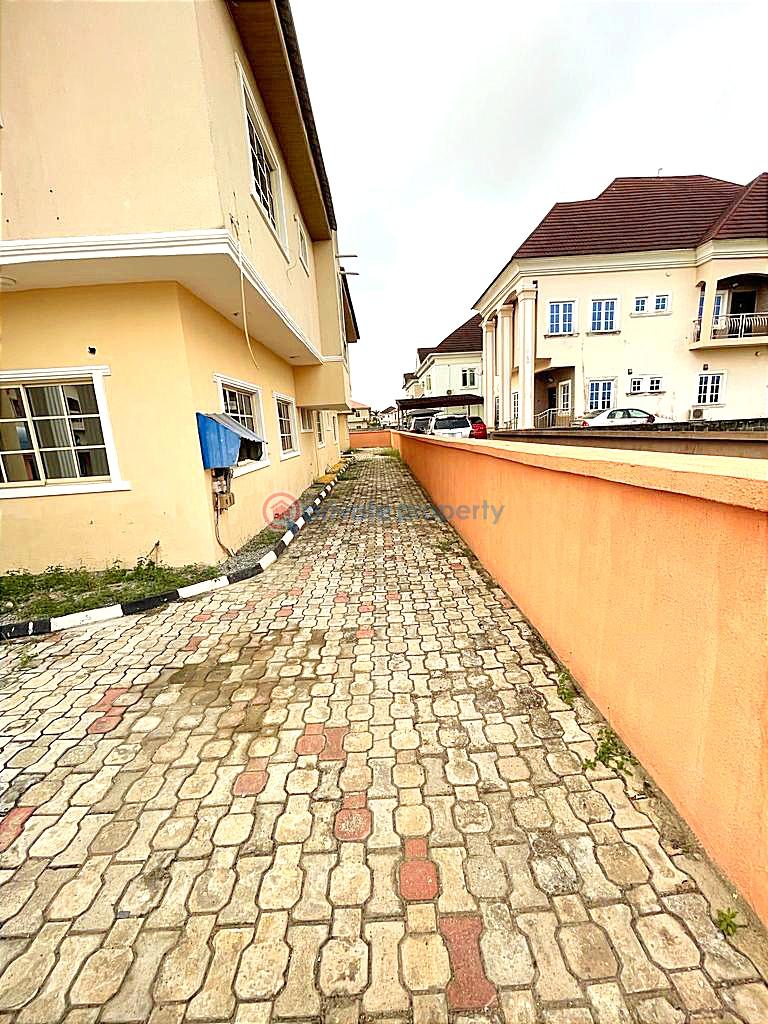 For rent 4 bedroom Duplex Crown Estate Sangotedo Ajah Lagos (PID