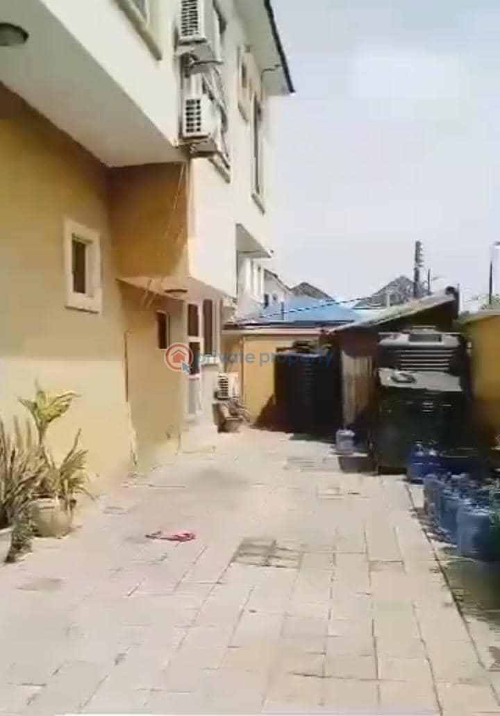 4 bedroom Semi detached Duplex For Sale Chevy View Estate, Chevron Drive Lekki Lagos - 4