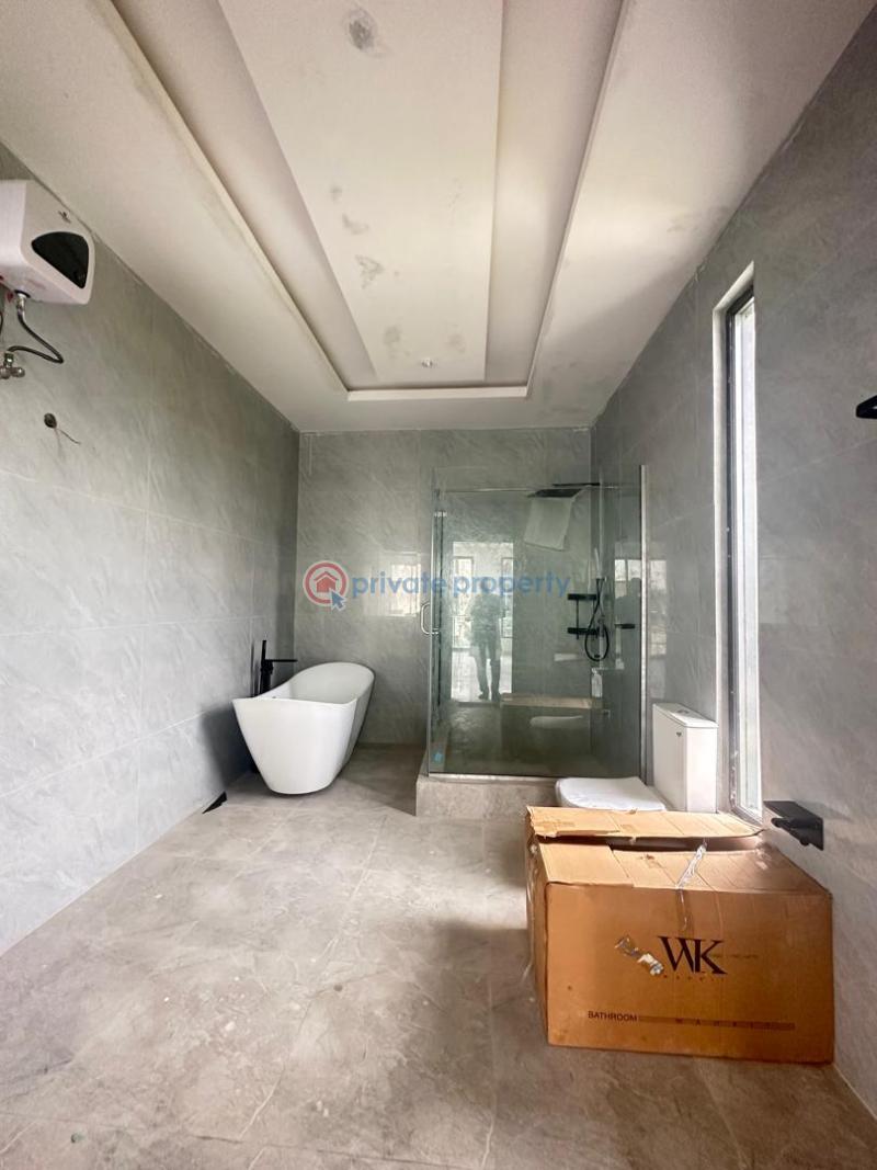 4 bedroom Semi detached Duplex For Sale Lakeview Estate Lekki Phase 2 Lagos - 3